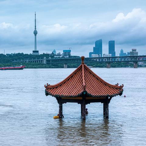 湖北洪水应对：最新预警、应急响应与水库管理