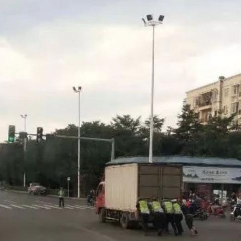 蹑蹻檐簦